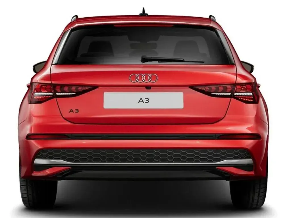 Gebraucht Audi A3 Advanced 204 PS (150 kW) 2025 Rot Limousine