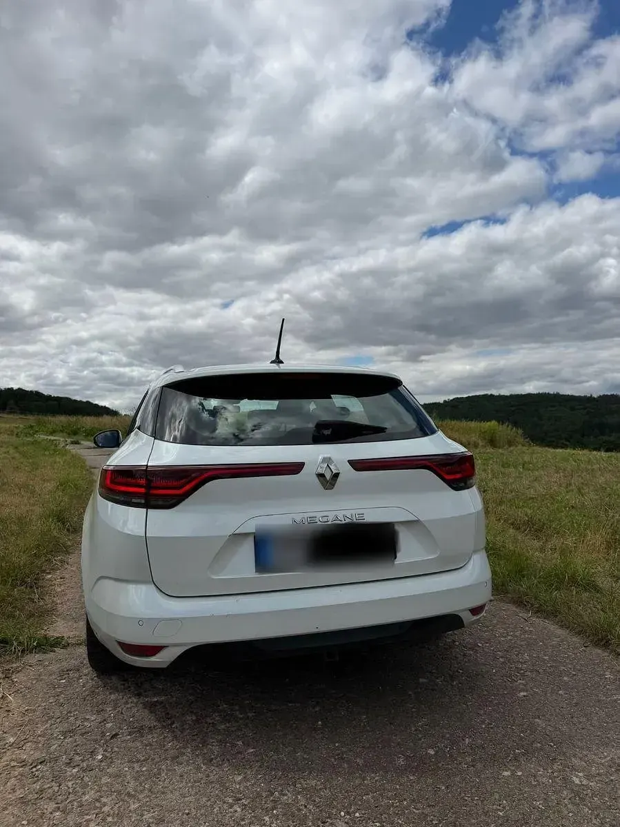 Gebraucht Renault Mégane GrandTour Techno 116 PS (85 kW) 2021 Weiß Kombi