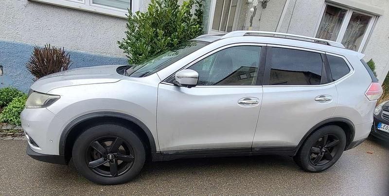 Gebraucht 2016 Nissan X-Trail Tekna SUV | 9.750 € (Fairer Preis) - Bild 1/4