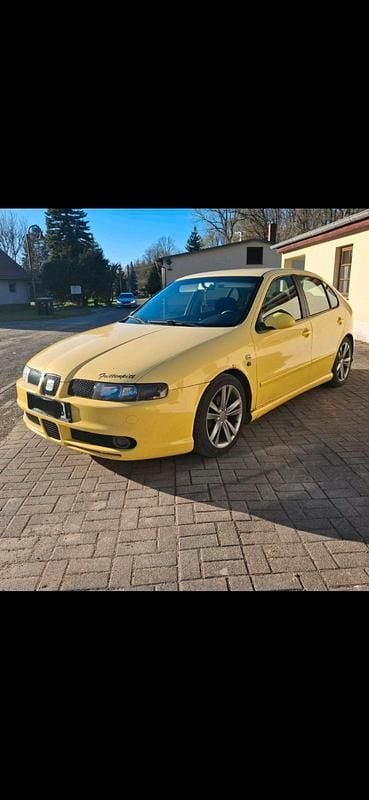 Second-hand Seat Leon FR 150 CP (110 kW) 2004 Galben Hatchback