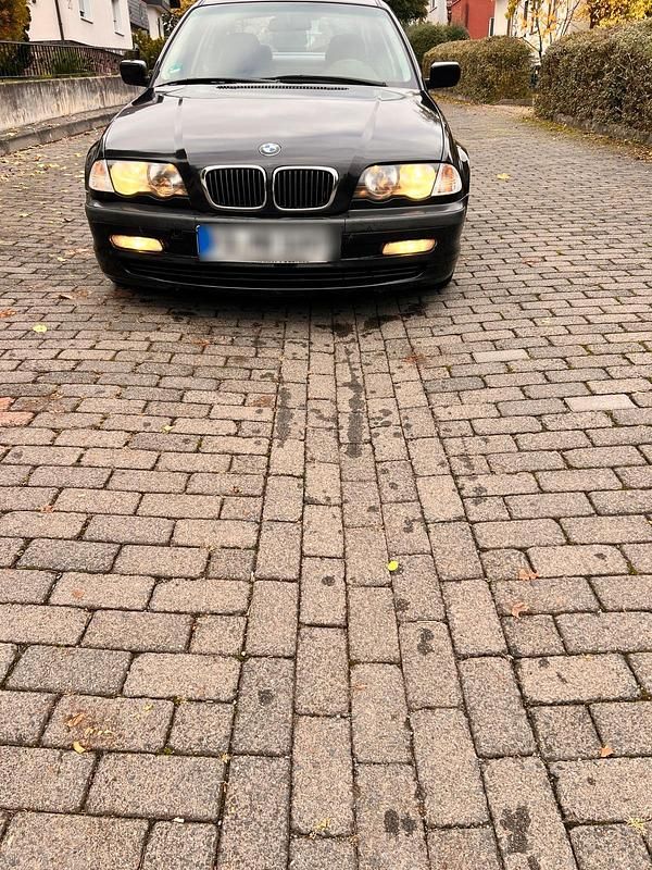 Schwarz Gebraucht 1999 BMW 318 Limousine | 2.200 € (Fairer Preis) - Bild 1/4