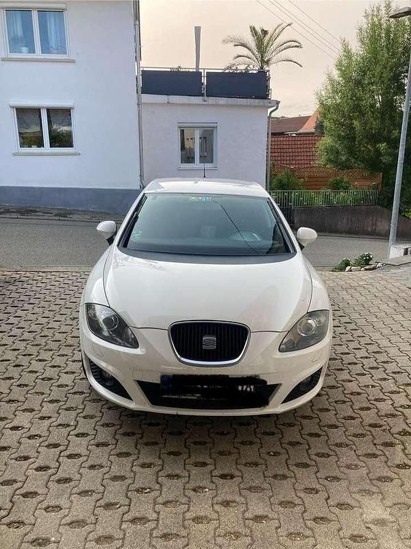 Gebraucht 2012 Seat Leon Style Limousine | 2.000 € - Bild 1/4