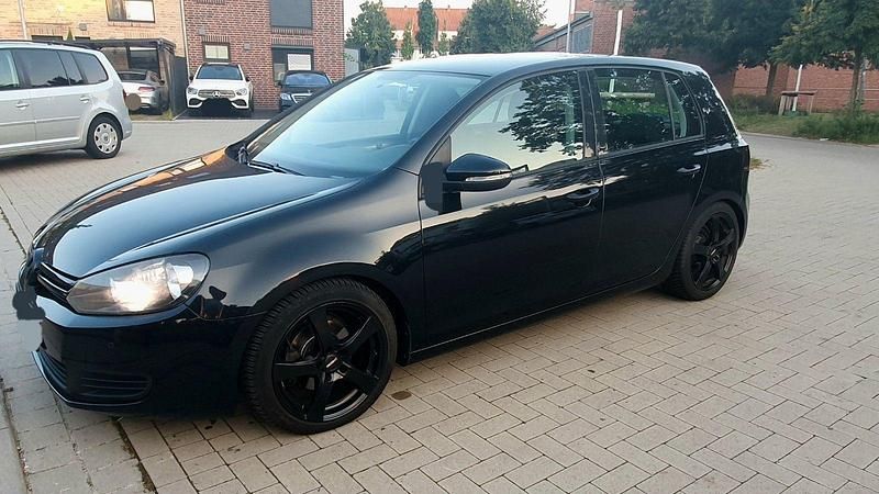 Gebraucht VW Golf VI 80 PS (58 kW) 2010 Schwarz Kleinwagen