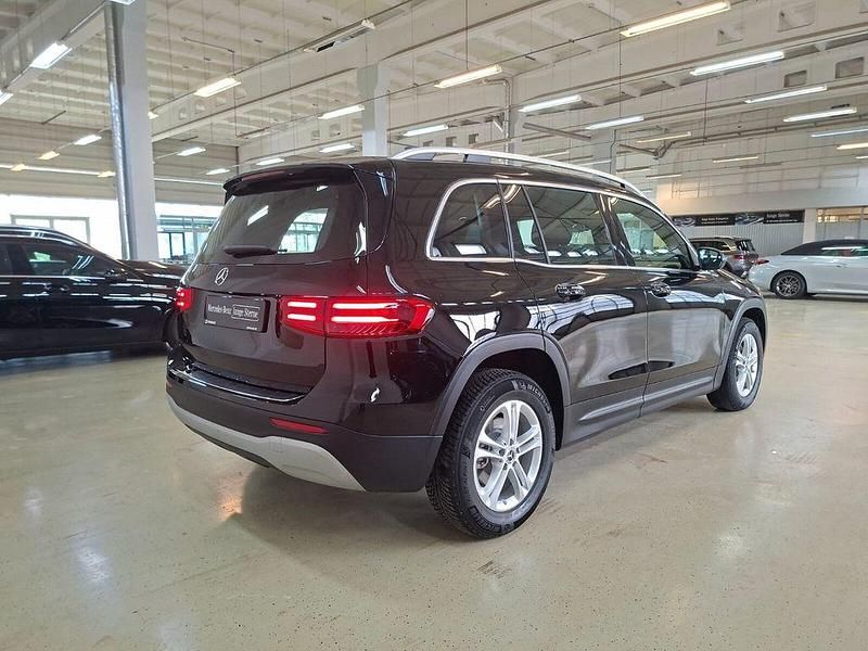 Gebraucht Mercedes GLB200 163 PS (119 kW) 2024 Unilack nachtschwarz SUV