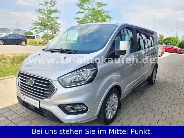 Gebraucht Ford Tourneo Custom Titanium 170 PS (125 kW) 2023 Silber Van