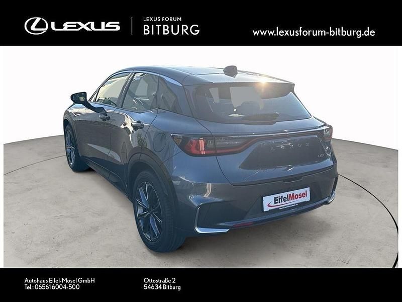 Neu Lexus LBX 136 PS (100 kW) 2026 Grau SUV