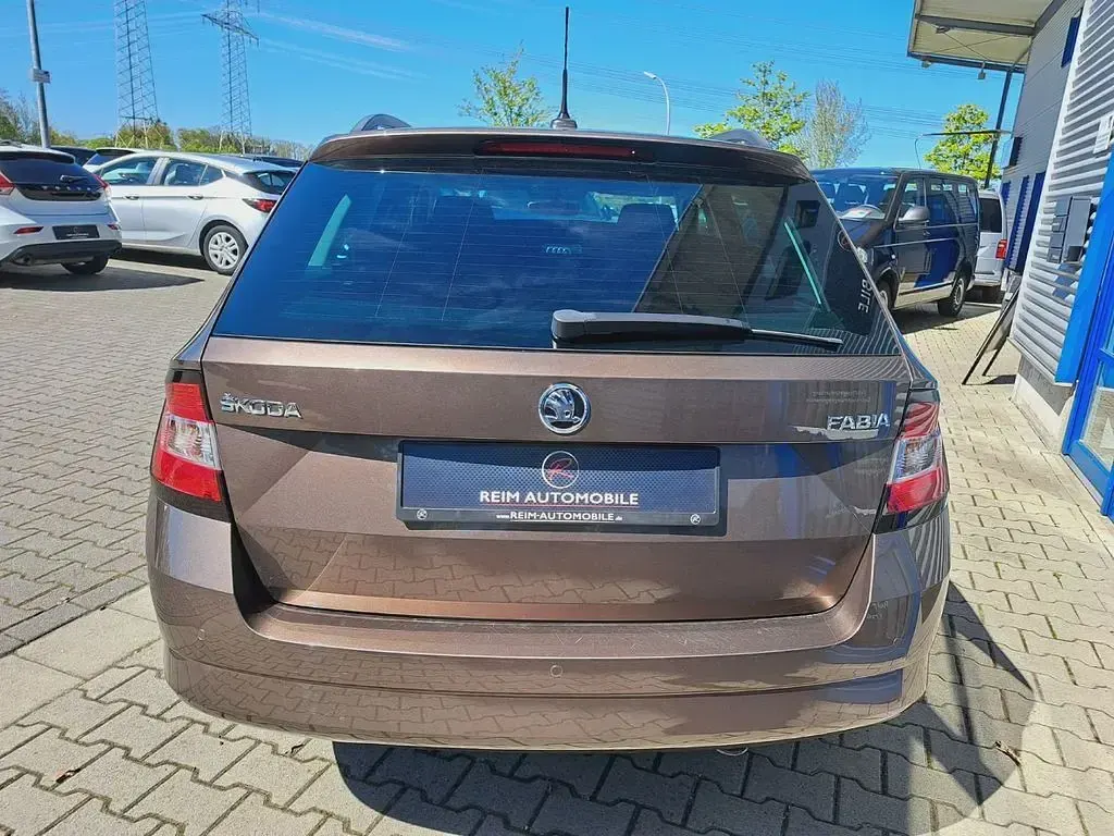 Gebraucht Skoda Fabia Clever 95 PS (69 kW) 2018 Maple braun metallic Kombi