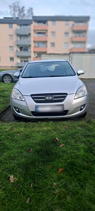 Gebraucht Kia Ceed 109 PS (80 kW) 2007 Silber Kleinwagen