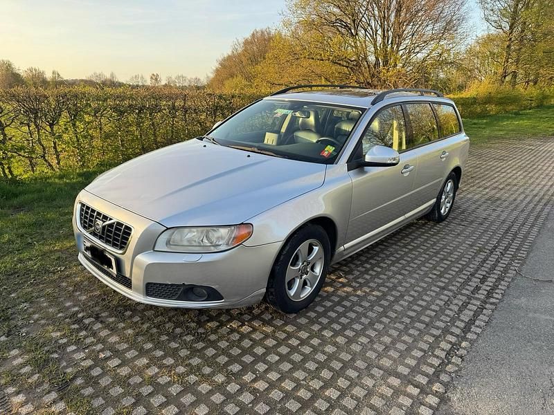 Gebraucht Volvo V70 200 PS (147 kW) 2010 Silber Kombi