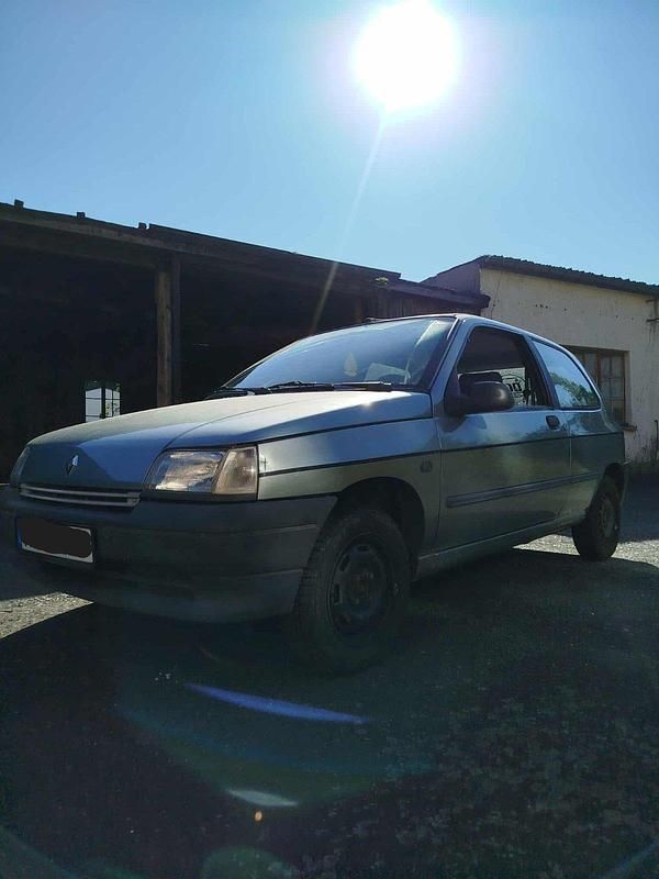 Silber Gebraucht 1993 Renault Clio Kleinwagen | 300 € - Bild 1/4
