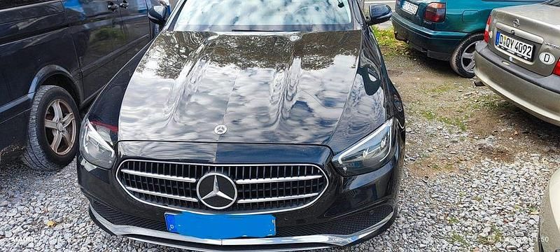 Schwarz Gebraucht 2021 Mercedes E200 Limousine | 33.000 € (Etwas zu teuer) - Bild 1/4