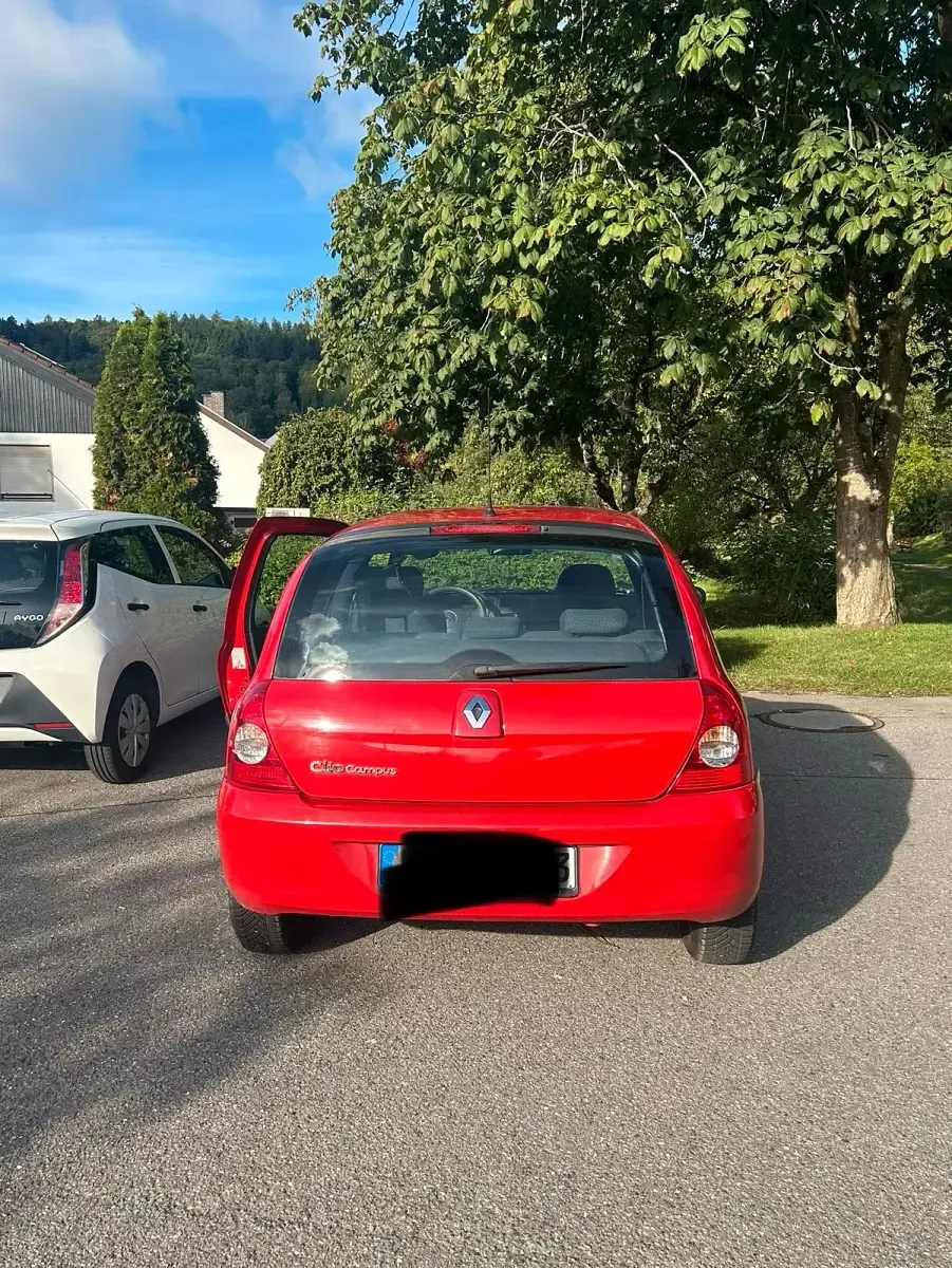 Używany Renault Clio II 58 KM (42 kW) 2006 Czerwony Hatchback