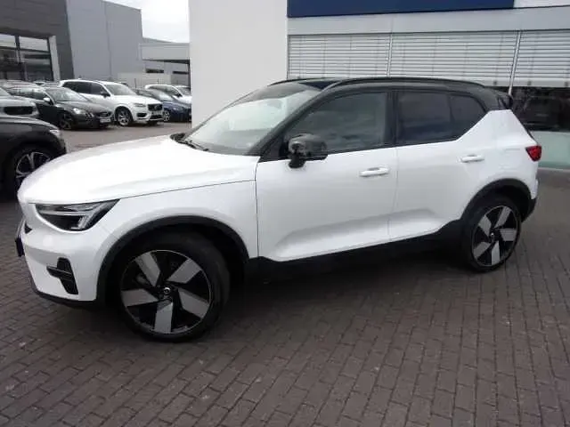 Gebraucht Volvo XC40 Plus 169 kW (231 PS) 2023 Weiß SUV