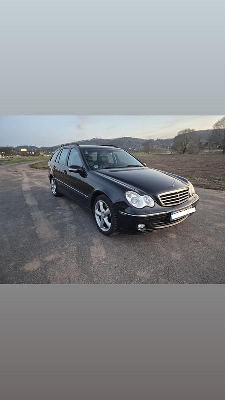 Schwarz Gebraucht 2007 Mercedes C220 Limousine | 2.800 € (Fairer Preis) - Bild 1/4