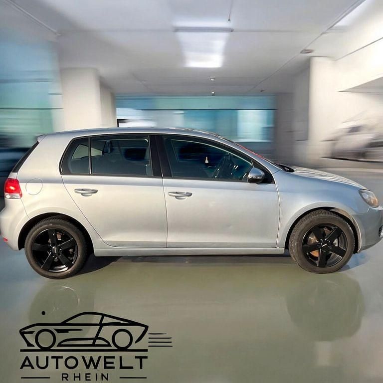 Gebraucht VW Golf VI Comfortline 122 PS (89 kW) 2011 Silber Kleinwagen