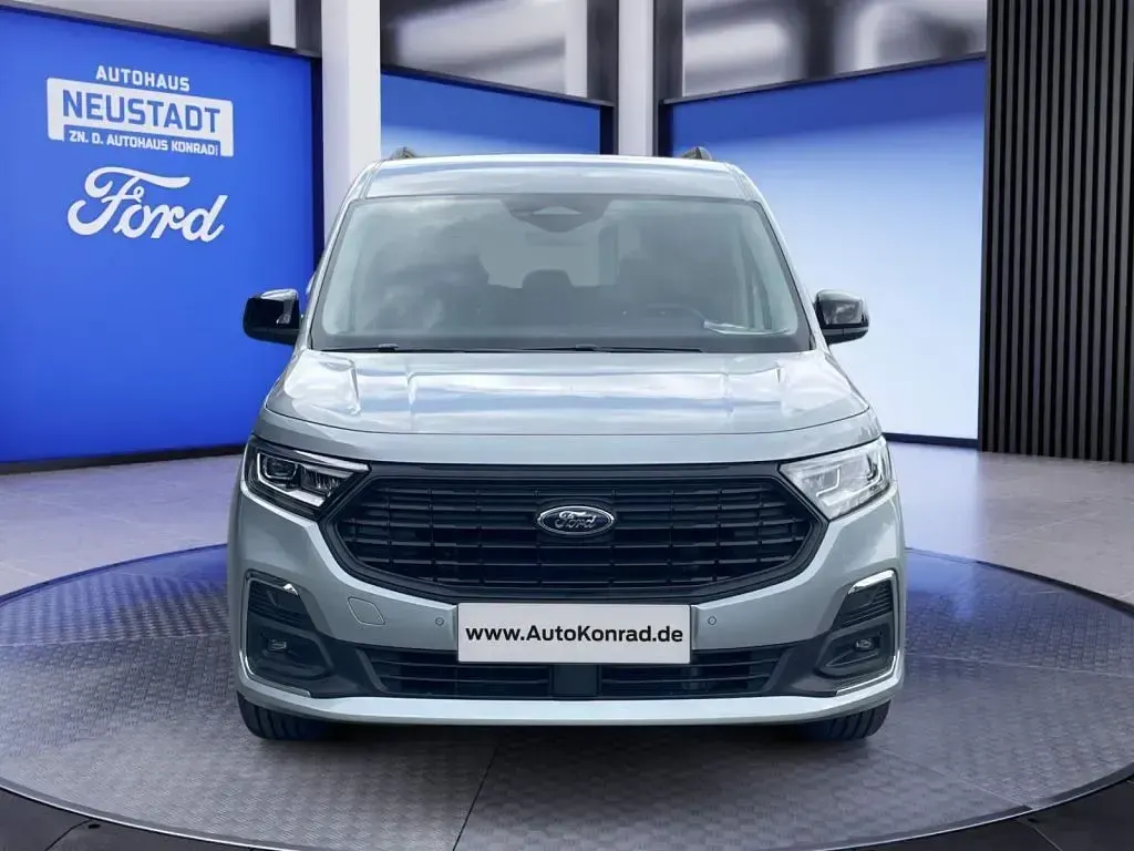 Neu Ford Grand Tourneo Connect Titanium 116 PS (85 kW) 2026 Silber Van / Kleinbus