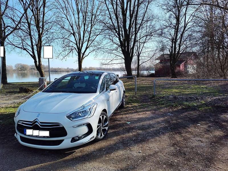 Gebraucht Citroën DS5 Sport Chic 200 PS (147 kW) 2012 Weiß Kleinwagen