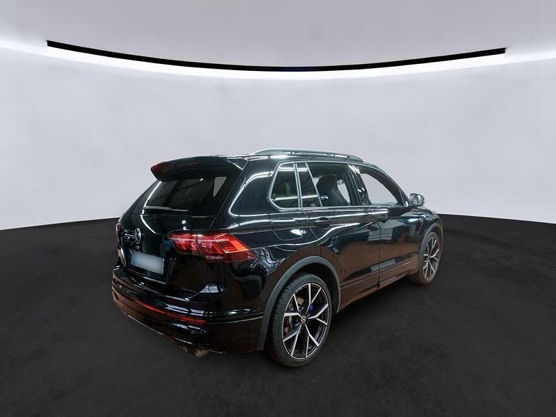 Gebraucht VW Tiguan Style 320 PS (235 kW) 2023 Deep black perleffekt SUV