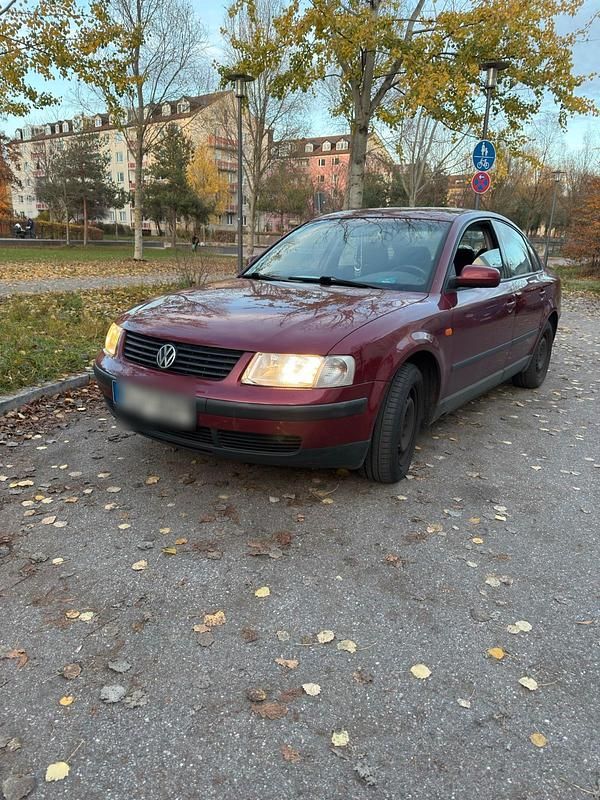 Rot Gebraucht 1998 VW Passat Limousine | 1.200 € (Fairer Preis) - Bild 1/4
