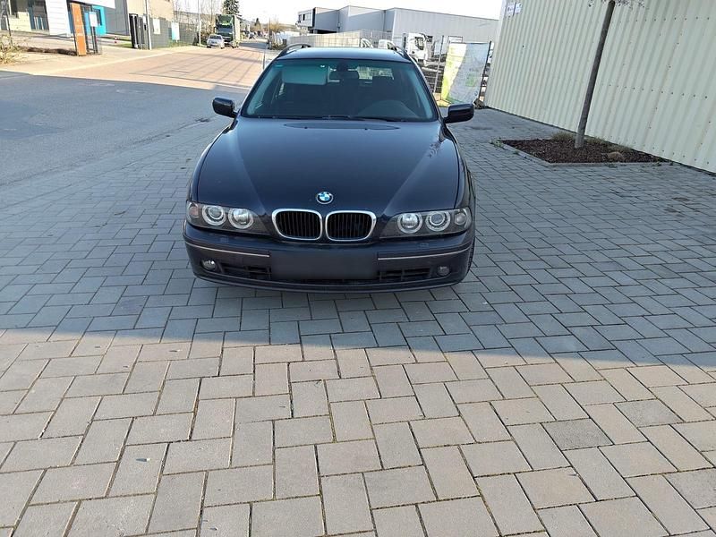 Gebraucht BMW 525 192 PS (141 kW) 2003 Blau Kombi