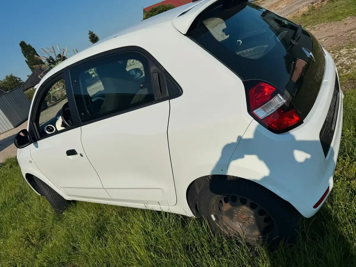 Gebraucht Renault Twingo 70 PS (51 kW) 2016 Weiß Kleinwagen
