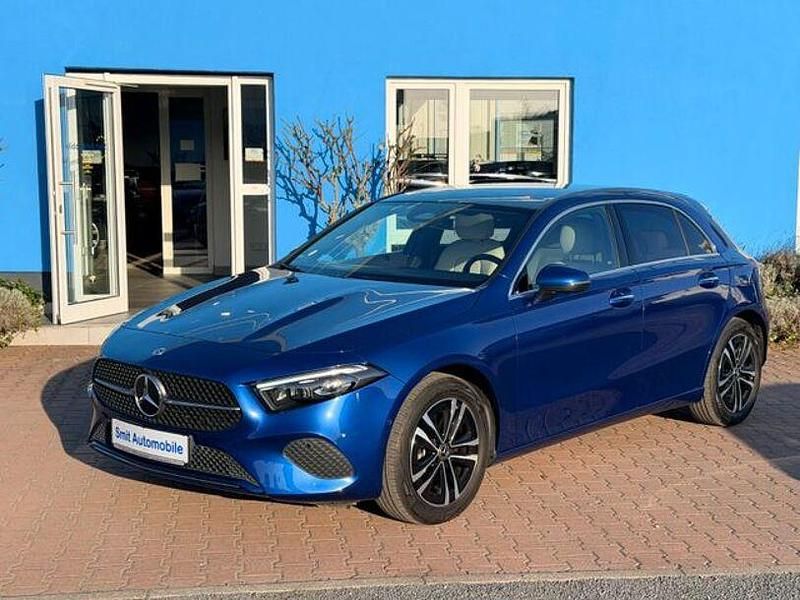 Gebraucht Mercedes A250 Progressive 163 PS (119 kW) 2023 Spektralblau (metallic) Limousine