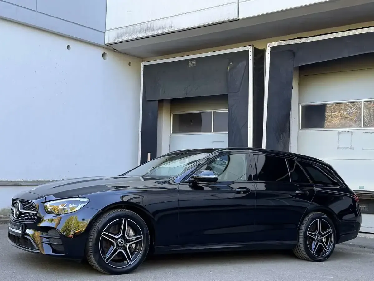 Gebraucht Mercedes E300 AMG 194 PS (142 kW) 2022 Schwarz Kombi