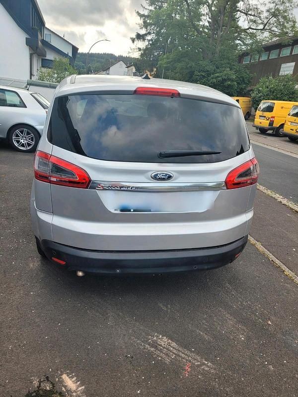 Grau Gebraucht 2014 Ford S-MAX Van / Kleinbus | 9.500 € (Fairer Preis) - Bild 1/4
