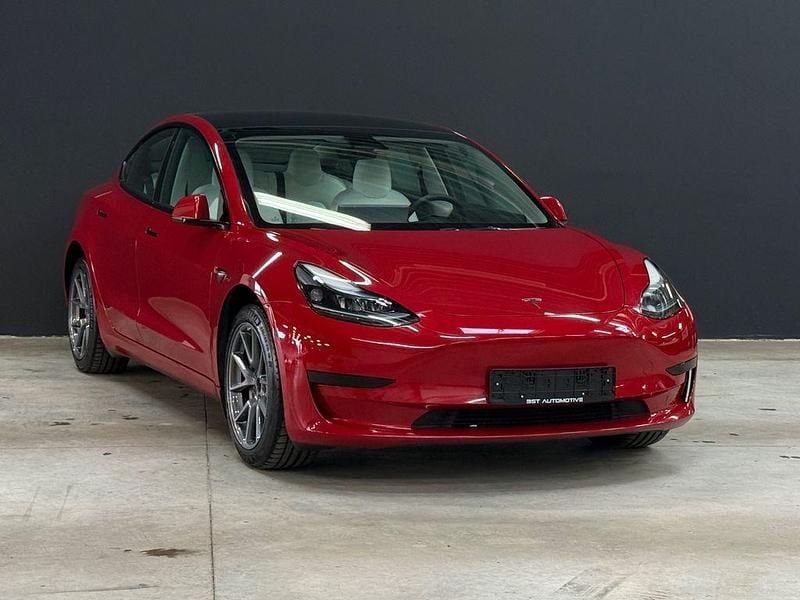Gebraucht Tesla Model 3 Standard Range Plus 239 kW (325 PS) 2022 Rot Limousine