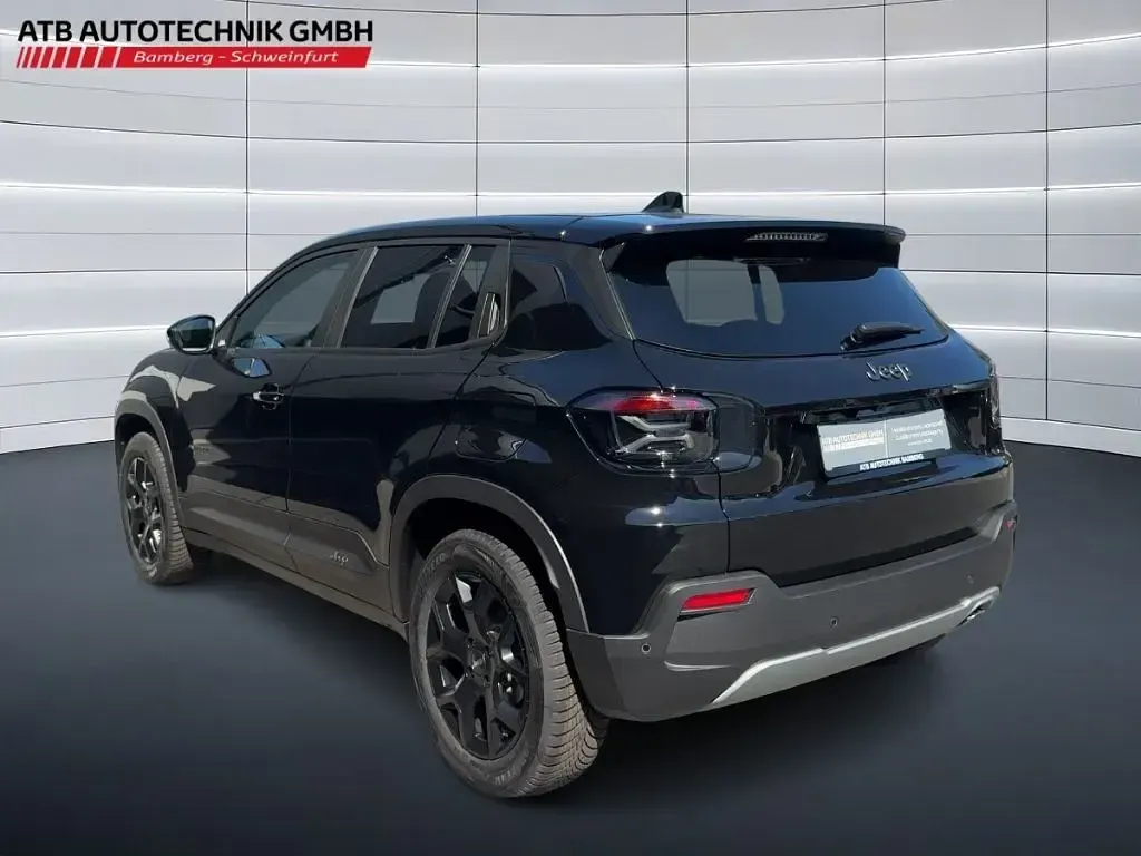 Neu Jeep Avenger Altitude 110 PS (80 kW) 2026 Schwarz SUV