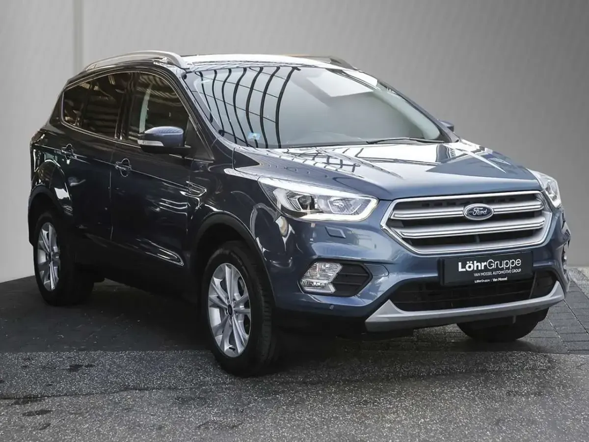 Gebraucht Ford Kuga Titanium 150 PS (110 kW) 2020 Blau SUV