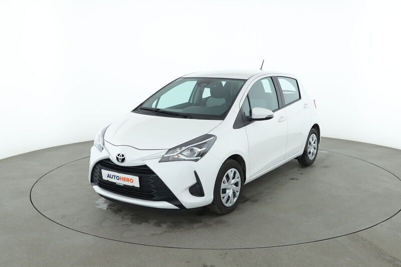 Weiß Gebraucht 2019 Toyota Yaris Comfort Limousine | 11.890 € (Guter Preis) - Bild 1/4