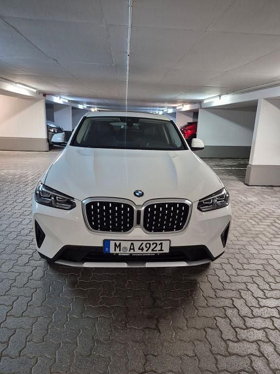 Weiß Gebraucht 2022 BMW X4 Performance SUV | 41.900 € (Guter Preis) - Bild 1/4