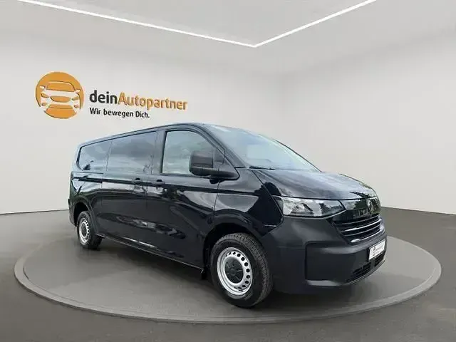 Gebraucht VW T7 150 PS (110 kW) 2025 Midnight black Van