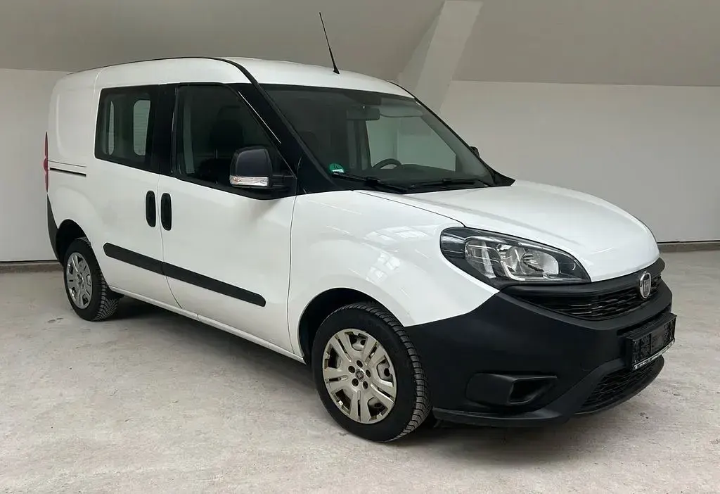 Gebraucht Fiat Doblò 90 PS (66 kW) 2022 Weiß Van / Kleinbus