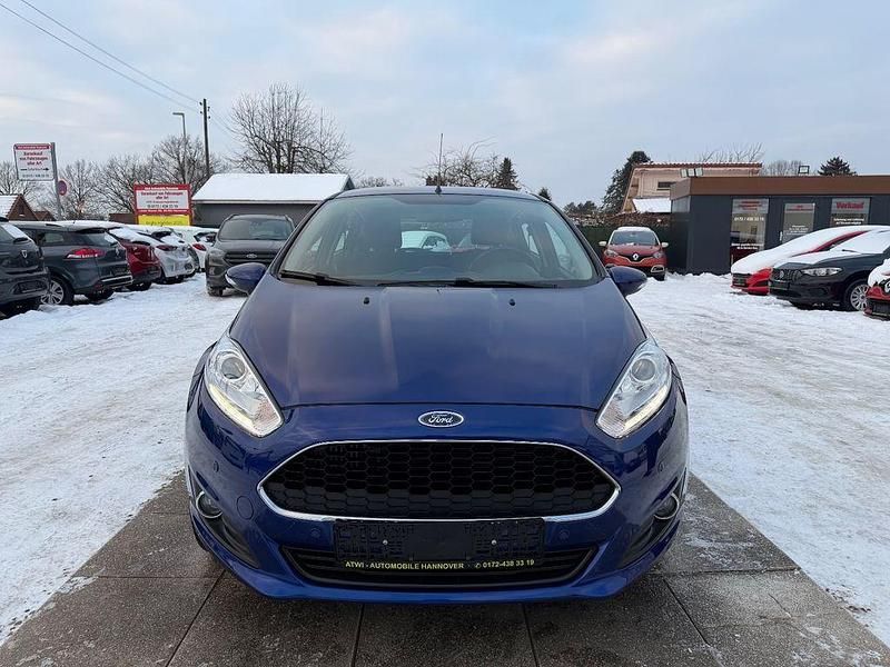 Gebraucht Ford Fiesta Celebration 101 PS (74 kW) 2017 Blau Limousine