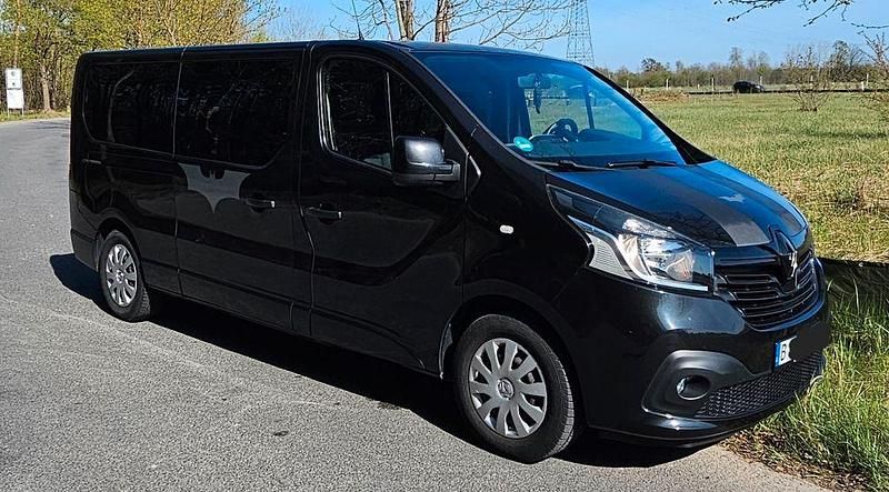 Gebraucht Renault Trafic 145 PS (106 kW) 2016 Schwarz Van / Kleinbus