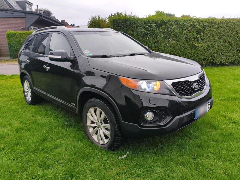 Schwarz Gebraucht 2012 Kia Sorento SUV | 7.499 € (Fairer Preis) - Bild 1/4