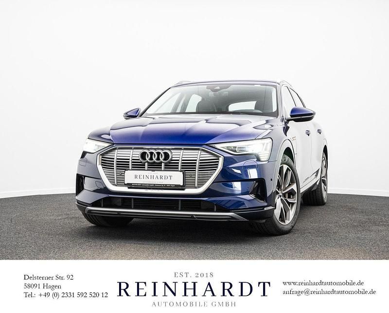 Navarrablau metallic Gebraucht 2021 Audi e-tron Ambiente SUV | 31.875 € (Superpreis) - Bild 1/3