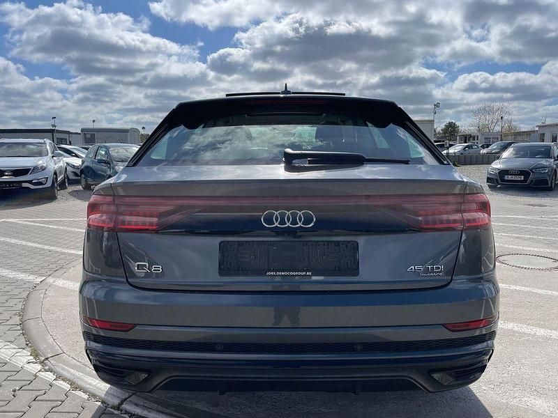 Gebraucht Audi Q8 S-Line 231 PS (169 kW) 2021 Grau SUV