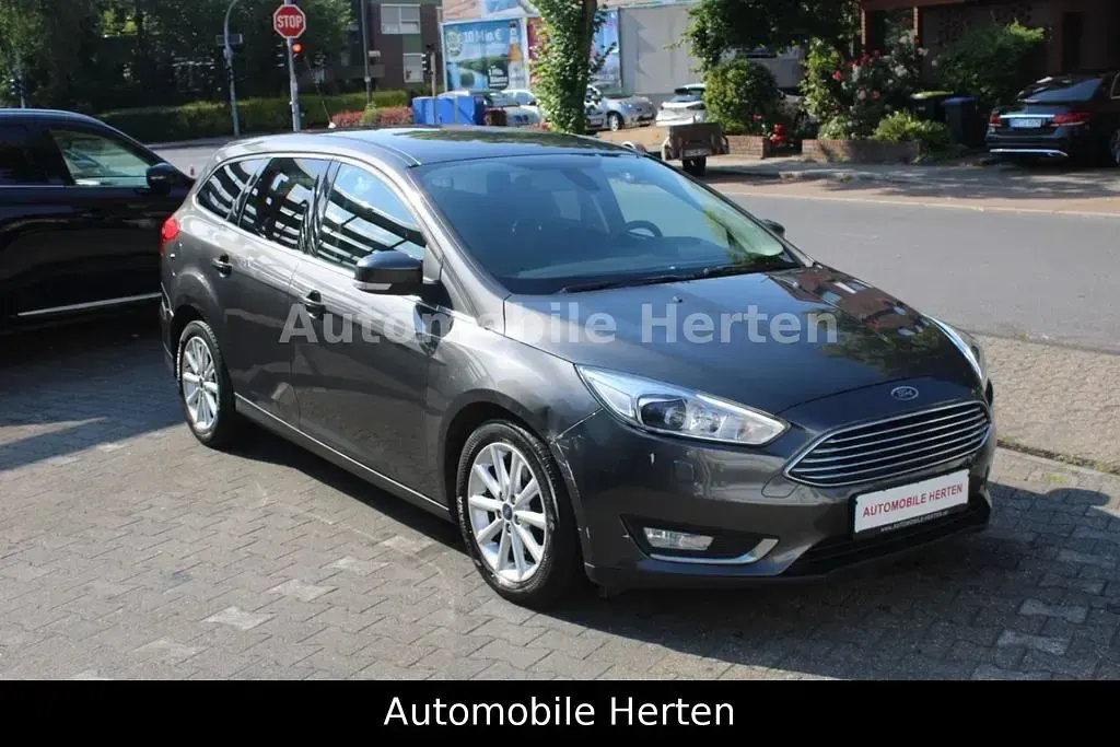 Gebraucht Ford Focus Titanium 150 PS (110 kW) 2015 Grau Kombi