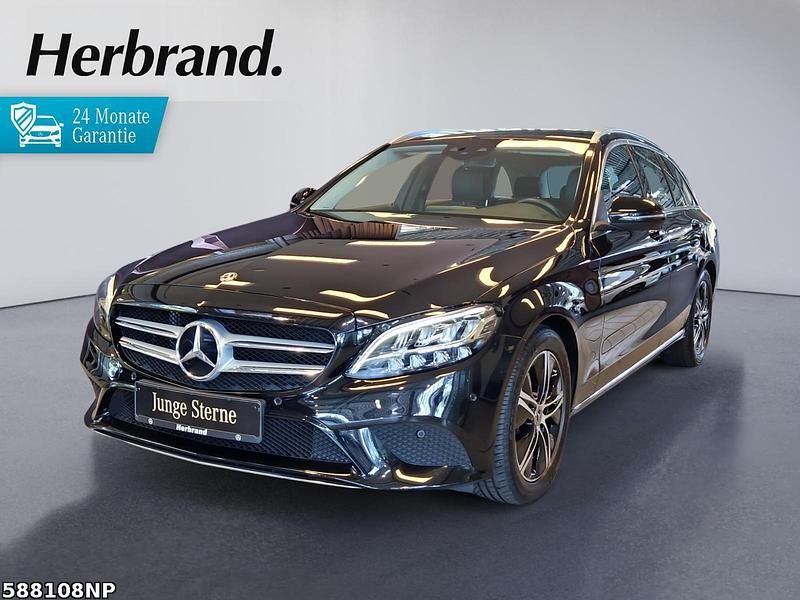 Metalliclack obsidianschwarz Gebraucht 2021 Mercedes C180 Avantgarde Kombi | 26.290 € (Guter Preis) - Bild 1/4