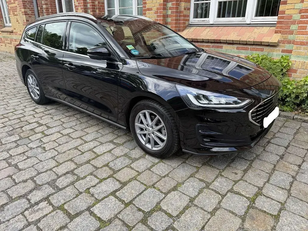 Gebraucht Ford Focus Titanium 125 PS (91 kW) 2023 Schwarz Limousine