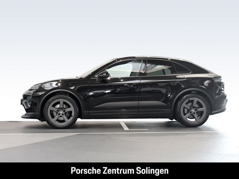 Gebraucht Porsche Macan 264 kW (360 PS) 2025 Tiefschwarzmetallic SUV