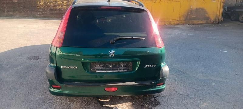 Gebraucht Peugeot 206 Tendance 109 PS (80 kW) 2003 Vert intensive Kombi