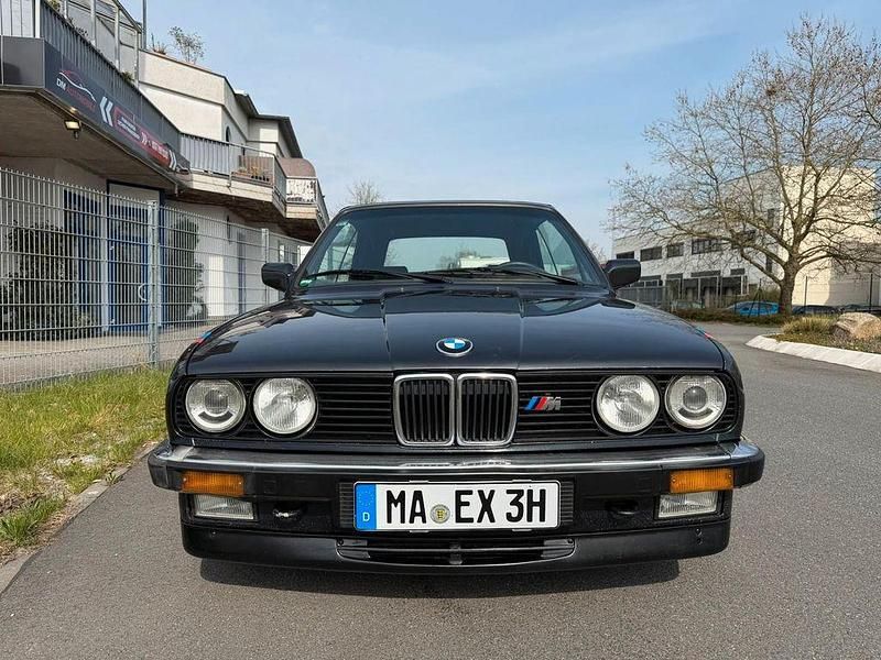 Gebraucht BMW 325 Cabriolet M Sport 171 PS (125 kW) 1992 Schwarz Cabrio