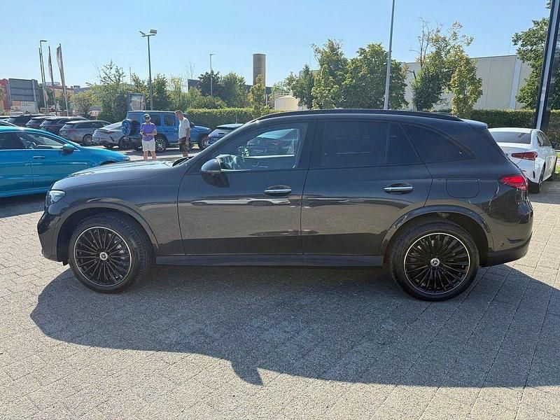 Gebraucht Mercedes GLC300e Premium 204 PS (150 kW) 2024 Grau SUV