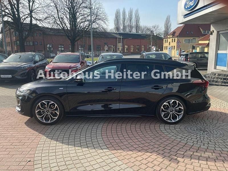 Gebraucht Ford Focus ST-Line X 116 PS (85 kW) 2025 Schwarz Limousine