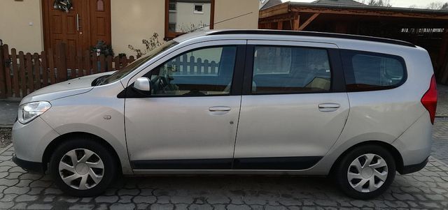 Gebraucht Dacia Lodgy Lauréate 83 PS (61 kW) 2013 Silber metallic Van / Kleinbus