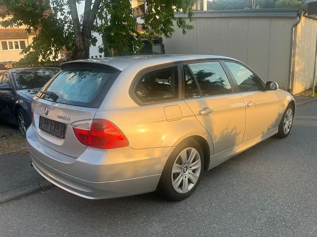 Gebraucht BMW 320 Comfort Edition 163 PS (119 kW) 2007 Silber Kombi